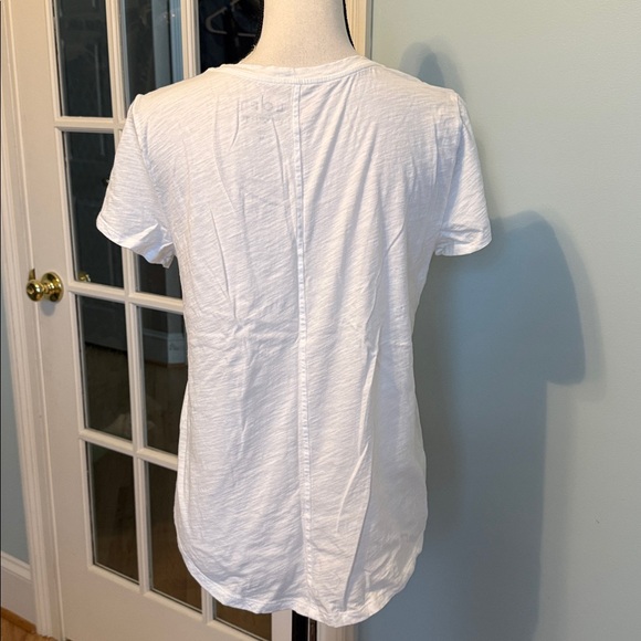Ann Taylor LOFT T-Shirt - Picture 2 of 3